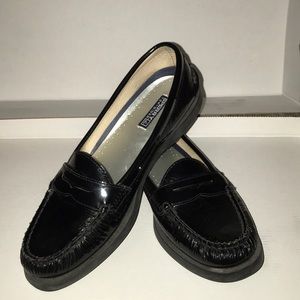 Speedy topsiders. Black patent leather.